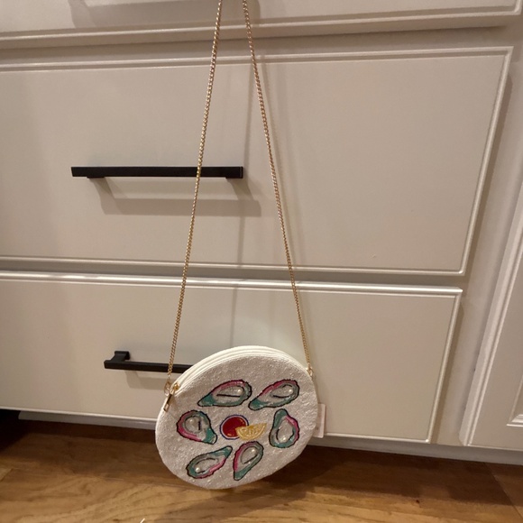 NWT Beaded Oyster Clutch - Picture 2 of 2